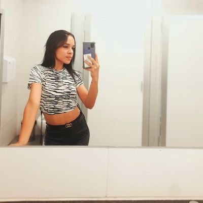 evglez99's profile picture. :)