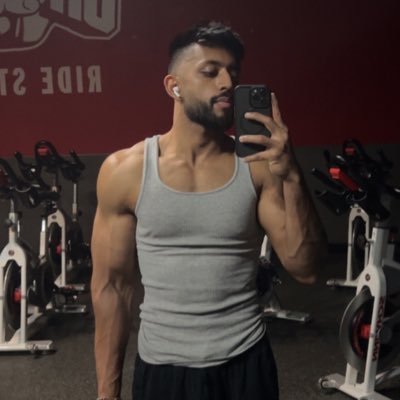 ydesai98's profile picture. uhcop ‘24 💊