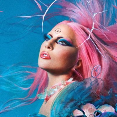 Welcome on Gaga News & Facts, your source for anything related to singer, songwriter, actress and philanthropist Lady Gaga. Please give us a follow! 💖