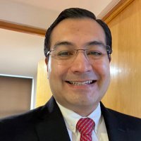a alarcon (@docfamiliar) 's Twitter Profile