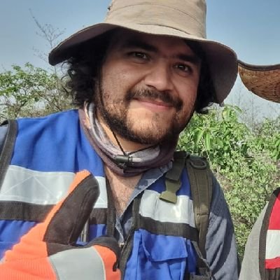 LucasMorvius's profile picture. Soy un alien con el peor disfraz de humano. Cinta Blanca de la vida 😹