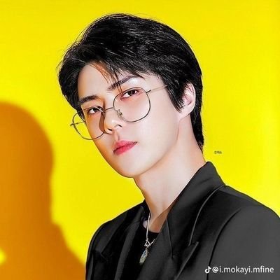 UnaAhwa's profile picture. it's alright