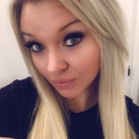 Ash (@ashely_bookworm) 's Twitter Profile