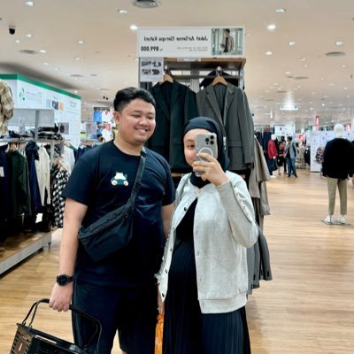 endangtrikurnia's profile picture. do more what to makes you happy