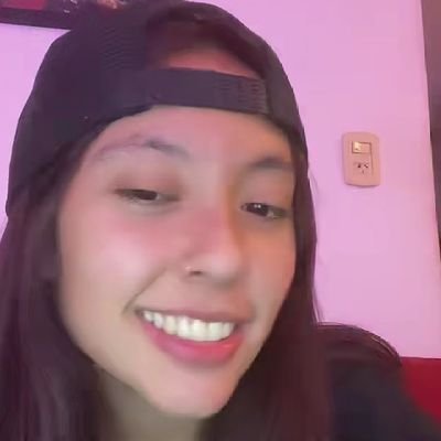 loviuangie's profile picture. acá apoyando al fandom en Twitter de Angie