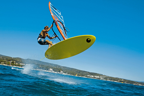 vili2012's profile picture. Xaloc es una tienda en la que encontrarás todo lo que necesites para pescar y para navegar. Teléfono: 937921042. E-mail: xalocarenys@hotmail.com.