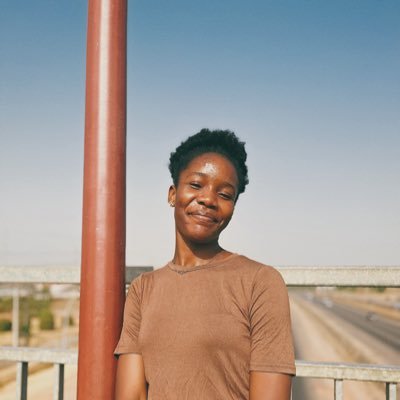 Design enthusiast✨|| UI/UX designer @rivongdigitals || Think of me as the friendly neighborhood designer 👩🏽‍💻 || Good music 🎧