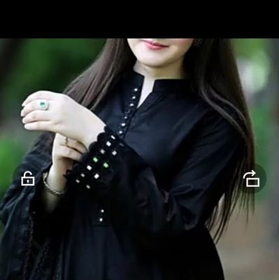 Sarakhan275134's profile picture. 