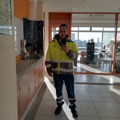 ivanbonill17055's profile picture. 