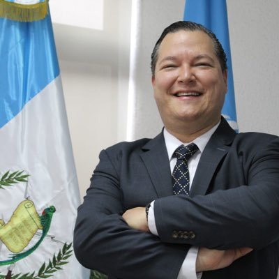 Guatemalteco, emprendedor, fiel creyente de la importancia de las empresas, los mercados y las alianzas como herramientas de prosperidad y desarrollo sostenible