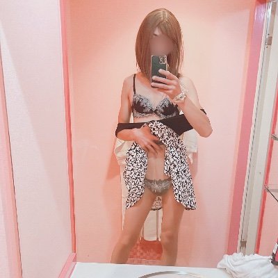 たまーにラブホで女装や一人遊びしてます🥰
既婚者なので頻繁にはできないけどこっそり楽しんでます❤️
メイク上手くなりたいなー(>人<;)