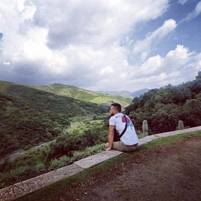 RobbiePara's profile picture. 🤠🎳🎸