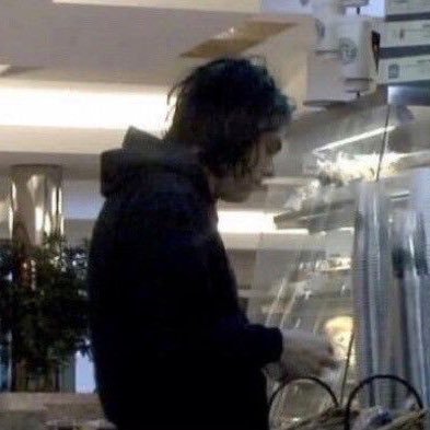 biologicshows's profile picture. part-time cat, full-time gerardie