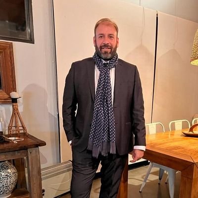 damendiola's profile picture. Hago que los sistemas piensen: IA, logística, automatización, +2M órdenes/año Founder · Meta BSP · LATAM Tech Leader | 🇺🇾