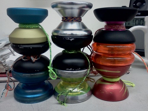 Just a Regular Joe who likes to play and learn tricks with a yoyo. Look for reviews coming soon, with a tilt towards the average player.