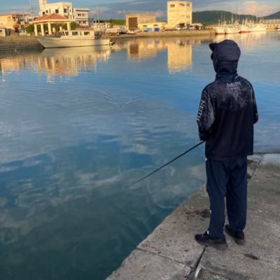 沖縄で主にライトゲームをしています🎣たまにどっかの川でガサガサもしてます。自分が飼っているフトアゴや熱帯魚🐠などを上げていきます🐟🍖、無言フォローすみません🙇