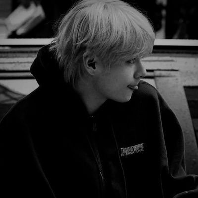 𐤀 𝖺 𝗍𝗂𝗋𝖾𝖽 𝗉𝖾𝗋𝗌𝗈𝗇 𝗐𝗁𝗈 𝗂𝗌 𝗈𝖻𝗌𝖾𝗌𝗌𝖾𝖽 𝗐𝗂𝗍𝗁 𝗞𝗜𝗠 𝗩.
𝗗𝗢𝗡'𝗧 𝗙𝗢𝗟𝗟𝗢𝗪 | BTS paved the way