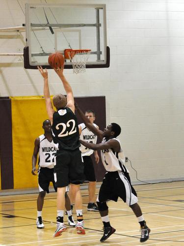 6'-7 forward - Guelph Gryphons