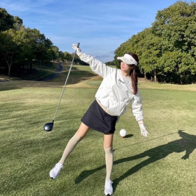 YumiI Sato
⛳️ゴルフ女子 アメリカで育った日本人🙆‍♀️
 日本語の勉強を頑張っています💞 よろしくお願いします。 
#旅行✈️#ミヌエット🐱 スーパー運動音痴の美白命女がゴルフ始めました🏌🏻⛳️
 ゴルフ歴4年⛳️
 Best🔴87🌗42
❌勧誘、投資などの誘いを断る🙅‍♀️
