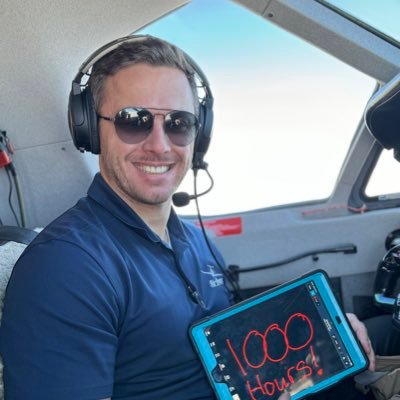 IRL Pilot, Twitch Streamer, Ex Gymnast, Football enthusiast, Man Utd.
https://t.co/1yRKClpRe2
Ex-Gymnast and current commercial pilot in training!