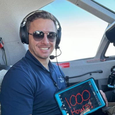 IRL Pilot, Twitch Streamer, Ex Gymnast, Football enthusiast, Man Utd.
https://t.co/1yRKClpRe2 

Ex-Gymnast and current commercial pilot in training!