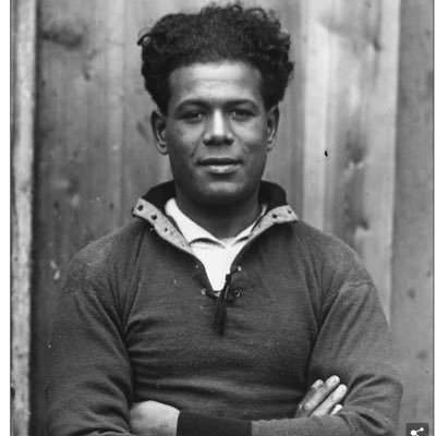 Jack Leslie has the statue he deserves as 1st black footballer selected for 🏴󠁧󠁢󠁥󠁮󠁧󠁿 in 1925, denied a cap because of race. Check website!