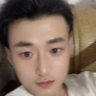 LoewiKan's profile picture. 相信自己相信的人，也是一种能力…