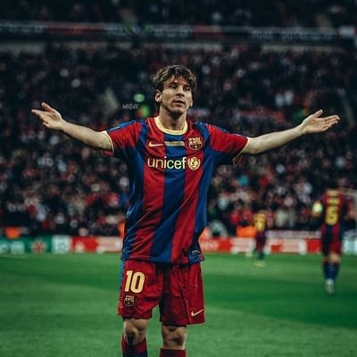 Lo de Messi,no es algo que sea normal,en mi opinión es el mejor de todos los tiempos superando a jugadores como Pelé, Maradona o Cr7.❤️💙