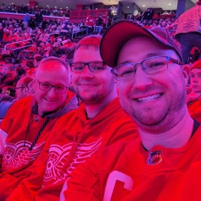 Lover of hockey, video games, d&d & geek things.
Paladin, Red Wings fan, kind of shy; Nice to meet you!
#LGRW