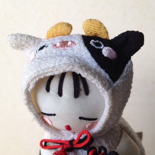 うし年、おうし座、5月5日生まれ、O型です。お酒が好きな酔っ払いうしです。たまに、ふらっと海あたりにいます( ̄▽ ̄) BUMP OF CHICKEN&Spitzに惚れた!キジ白美魔女ねこと同居中
