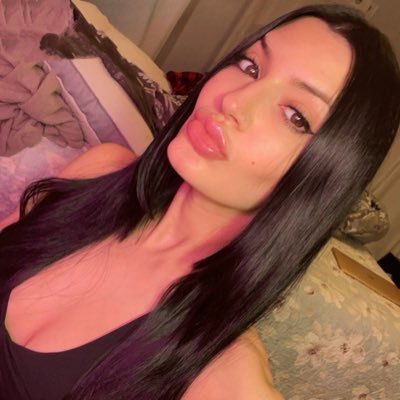 rachelxxnaroz Profile Picture