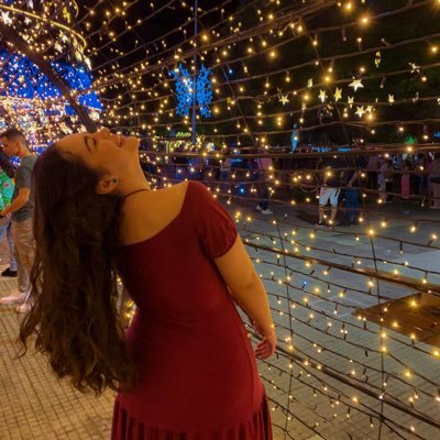 na_clraa's profile picture. a gente nem sempre percebe a diferença entre um novo começo e um fim do tipo para sempre. - Susy e as águas vivas🍁