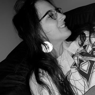 I love literature and art • tree hugger • friend of the animals • bisexual • BLM