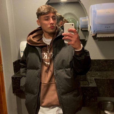 nagaqkcir's profile picture. Pai, trabalha naquele sonho que eu te peço todos os dias. 🙌 / 019