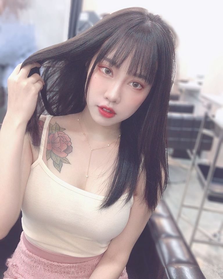 emiako171318's profile picture. 私はセックスに夢中の元音楽教師毎日セックスしたいと思っていました。夫と別れました。元 人 妻です。セ ックスしたくてたまりません。お友達を募集中。