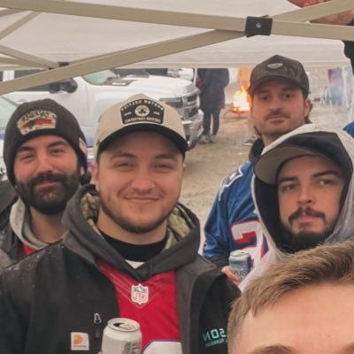 Boston Sports Enthusiast / Dark Side Sympathizer / Wannabe Cornhole Professional / Nerd