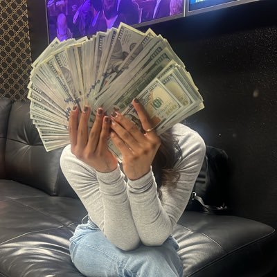 @moneyyaya__
