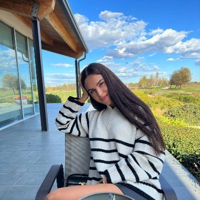 AnishaLee493301's profile picture. 