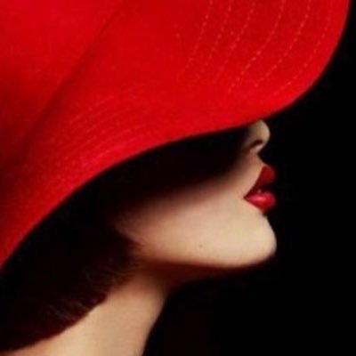 كن أنيقاً في تعاملك،صريحاً في عبارتك، أكبر فخر للناس أنك منهم، وأكبر فخر للأرض أن عليها خطواتك .