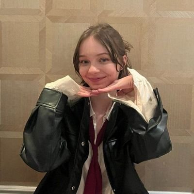 só entro pra ler au e pra minha Emma Myers