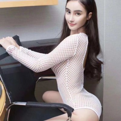 KimberlyVe4753's profile picture. 歲月在流逝，只想找個和我相攜一生的伴侶，那是最美的風景：一杯濃濃的咖啡，露台上的兩把藤椅上兩個慢慢老去的愛人，遲暮但安詳。