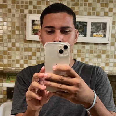 EduardMiguell's profile picture. Fiz um fake amor pra tu, pra te stalkear de tanto que eu te quero.