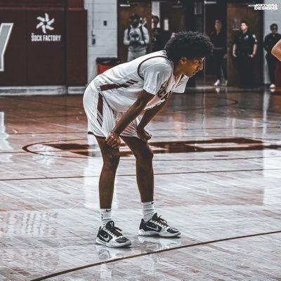 C/o ‘24 . 6’4 pg/sg . Hickory High School . 4.0gpa .