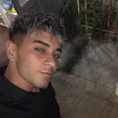 Santiago Xavier/
Sabalero❤🖤/
Acuariano♒
ig: santiidominguez1
