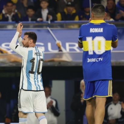 Fanático de @bocajrsoficial 🇸🇪 ,del @LFC y del mejor de todos los tiempos Lionel Andrés Messi. Tengo una foto con Carlitos Tévez. Bajista
