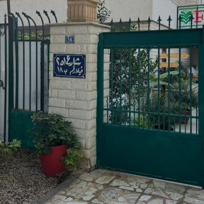 Candlemarch_'s profile picture. لا أحدَ يعرفُ ما يدورُ في خَلدِي