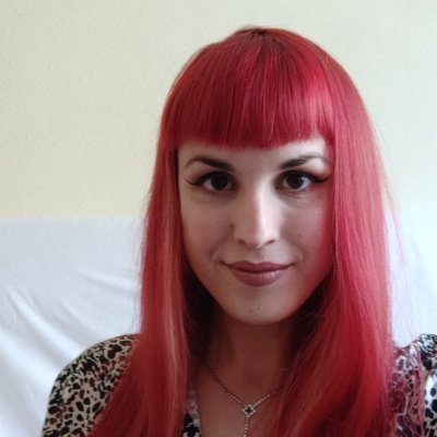 Filòloga catalana.
Amant del món i literatura medieval.
Professora. Tècnica de Normalització i Promoció Lingüística.
🫀l'Horta Sud, València