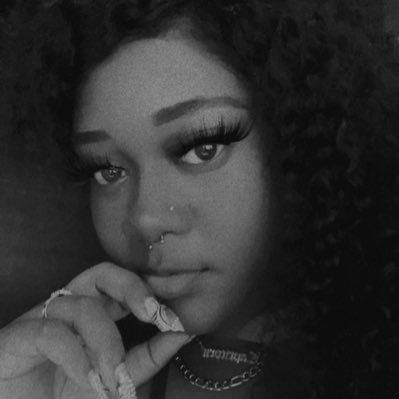Live a little & follow me its not often u can read tweets of a Queen........