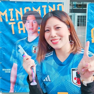 サッカー垢(2023.10~)⚽❤
たまにグルメ関係🤤🍖
セレッソ大阪サポ(2022~)🌸推しは登里享平🌸南野拓実🌸香川真司🌸
個人的に谷口彰悟、山中亮輔も応援しています🇯🇵🔥
基本見る専、無言フォロー許してね🥺
サッカー関係のフォローは即フォロバ😎
ツイートリプいいねは気が向いた時にぽちぽち🙄