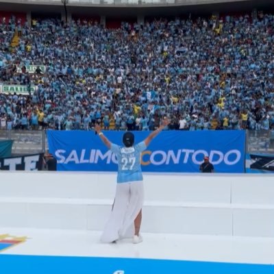 Mamá.Abuela. Comediante. Hincha de Sporting Cristal.